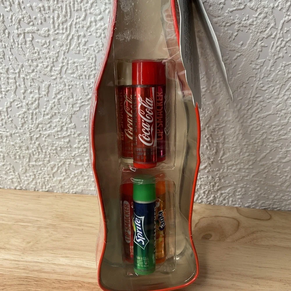 Lip Smacker In Collectible Coca Cola Retro Bottle Tin New Sealed 6 pcs‎ 2014